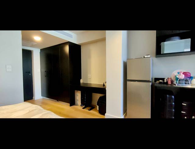 BEDROOM APARTMENT FOR SALE IN CAPE TOWN CITY CENTRE